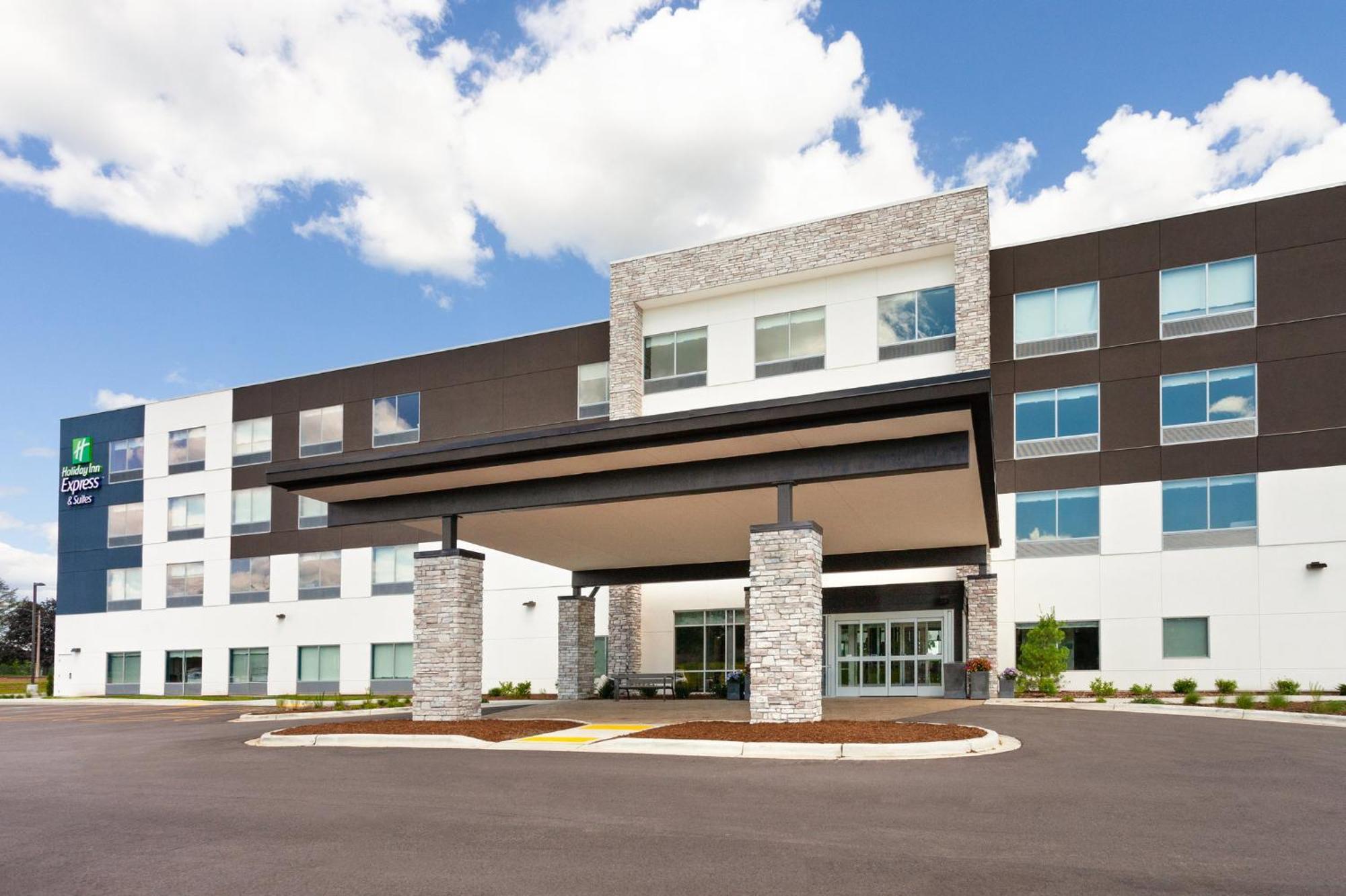 Holiday Inn Express & Suites Reedsburg - Dells Area By Ihg Zewnętrze zdjęcie